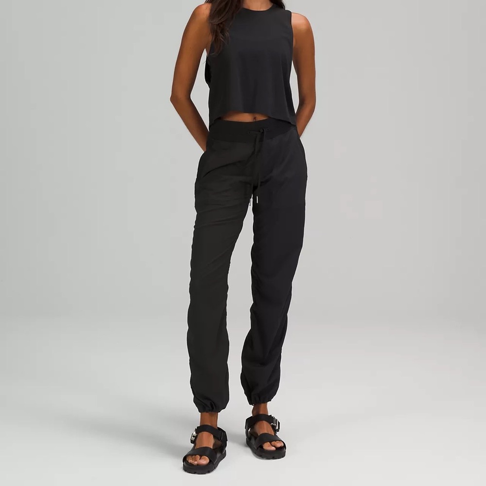 Lululemon Black Studio Dance Pant size 6